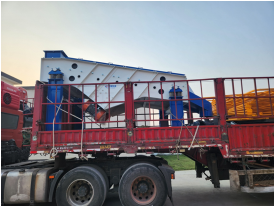 直線(xiàn)篩、方形搖擺篩發(fā)貨